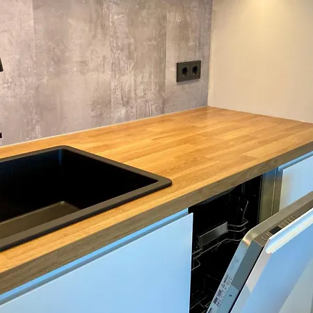 Lootsi Haven - Modern City Apartment With Free Parking