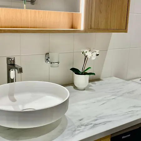 Apartment Lootsi Haven - Modern City Apartment With Free Parking *