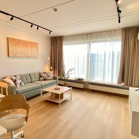 Lootsi Haven - Modern City Apartment With Free Parking Apartment *